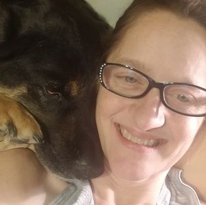 Meet your Posher, Lara